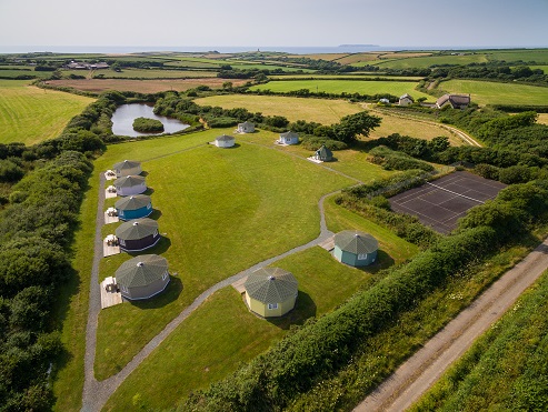 Finest Glamping, 3 acres and lake, Coastal Cabins, North Devon